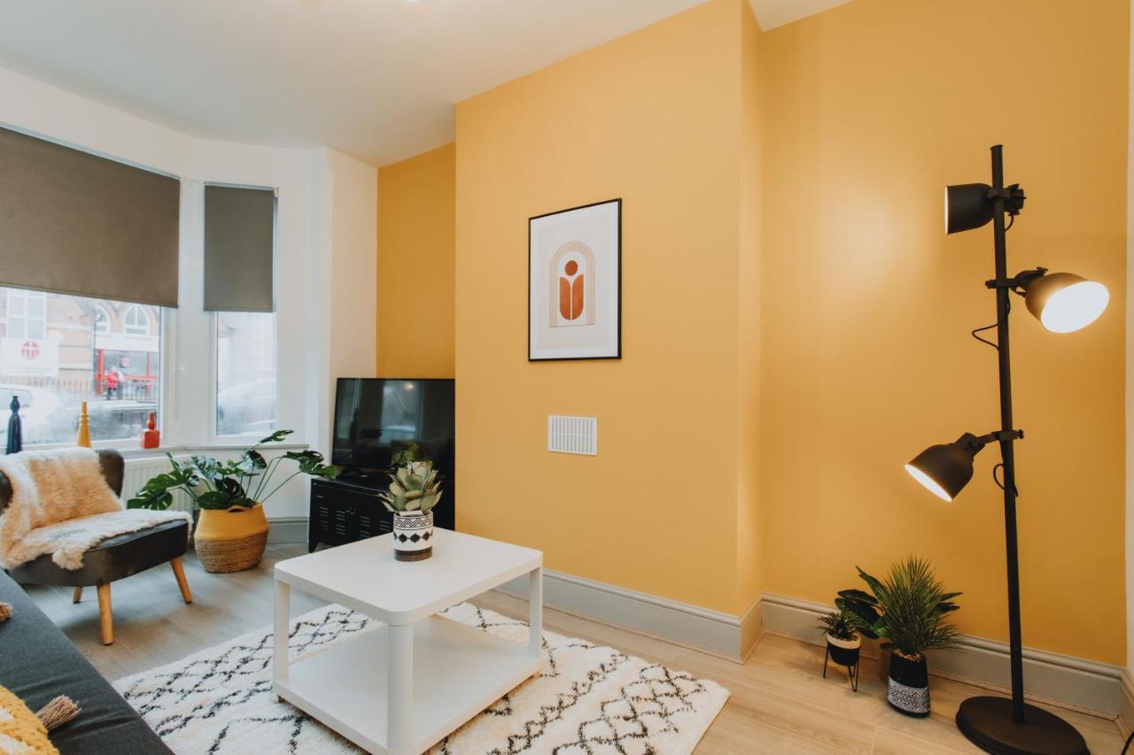 Townhouse House Ideal Contractors In Rugby Eksteriør bilde