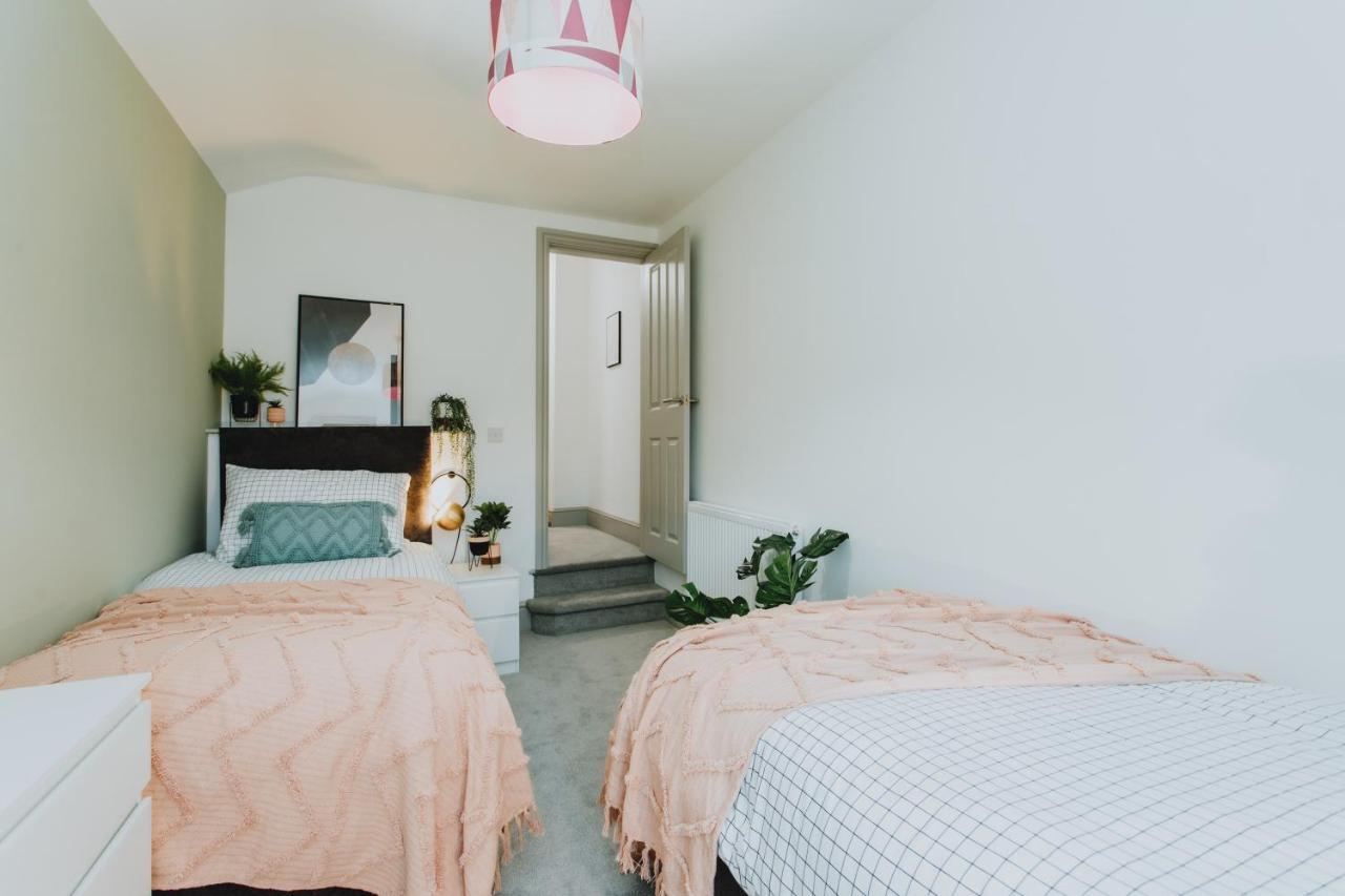 Townhouse House Ideal Contractors In Rugby Eksteriør bilde