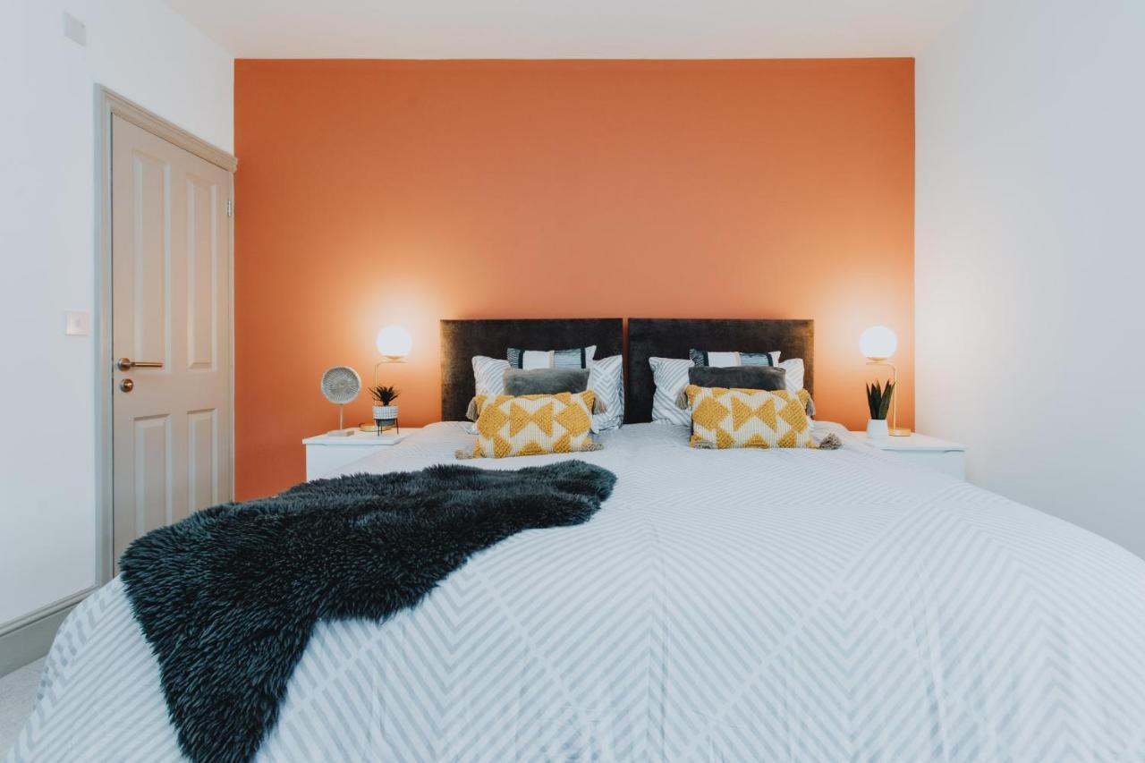 Townhouse House Ideal Contractors In Rugby Eksteriør bilde