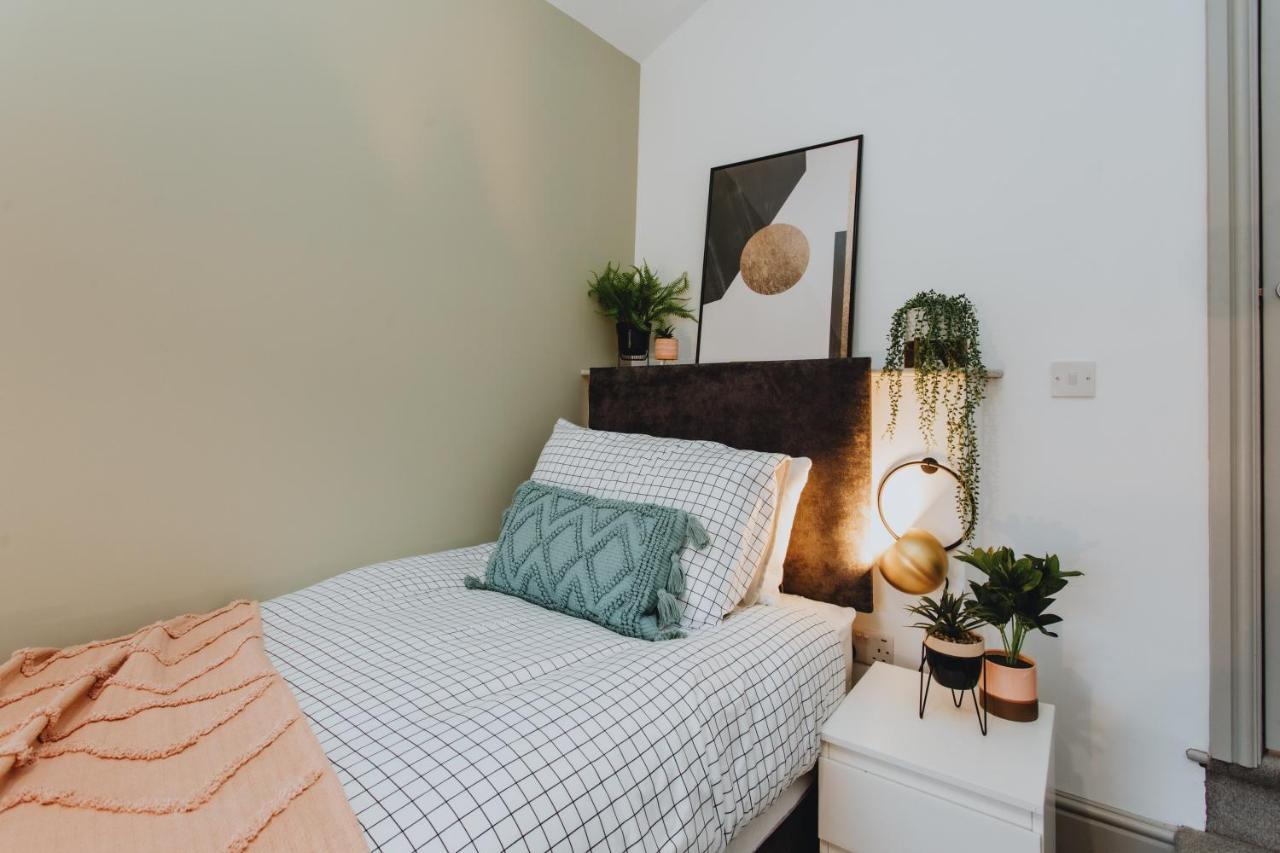 Townhouse House Ideal Contractors In Rugby Eksteriør bilde